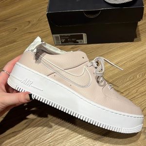 EUC Nike Air Force 1 Sage Low Platinum Violet